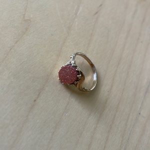 Mauve oval ring. Size 5 1/2